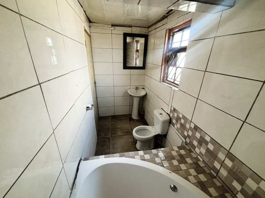 2 Bedroom Property for Sale in Kuyasa Western Cape